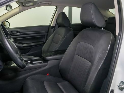 Used 2024 Nissan Altima 2.5 S FWD image 12