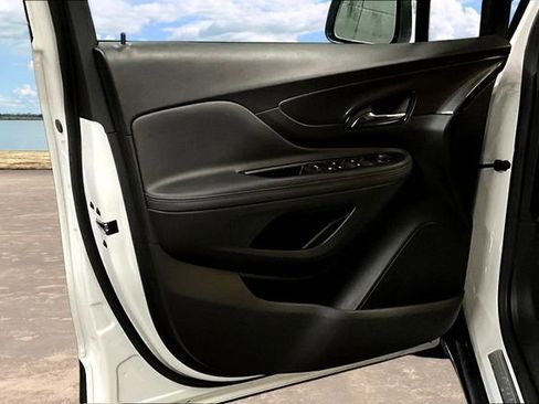 Used 2022 Buick Encore Preferred w/ Safety Package image 19