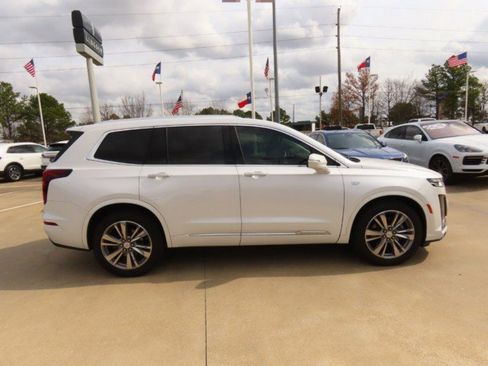 Used 2021 Cadillac XT6 Premium Luxury image 13