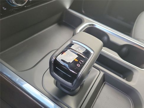 New 2026 GMC Sierra 1500 SLT image 30