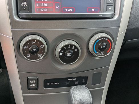 Used 2013 Toyota Corolla S image 21