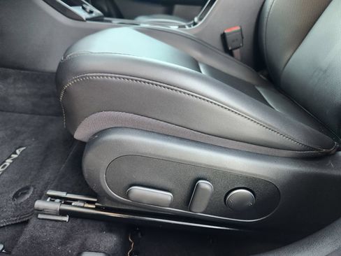 Used 2024 Hyundai Kona Limited FWD image 23