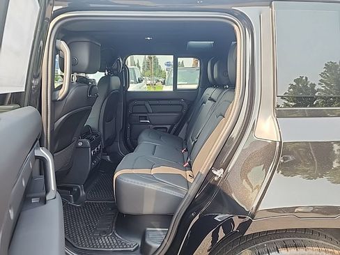 New 2026 Land Rover Defender 110 X-Dynamic SE AWD/4WD image 5