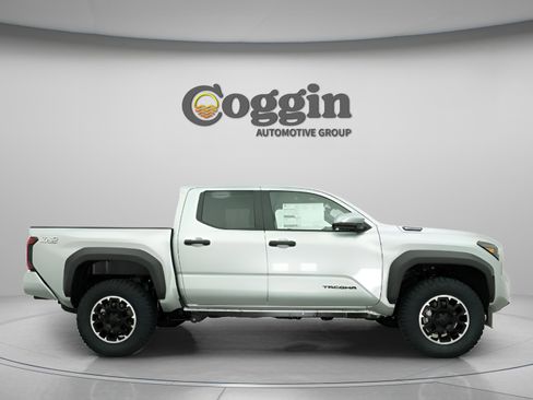 New 2026 Toyota Tacoma TRD Off-Road AWD/4WD image 22