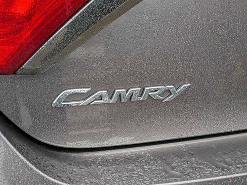 Used 2015 Toyota Camry XSE image 12