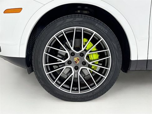 Certified 2023 Porsche Cayenne image 33