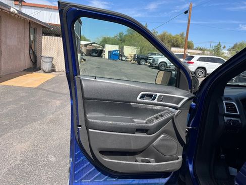 Used 2014 Ford Explorer XLT w/ Equipment Group 202A FWD image 12