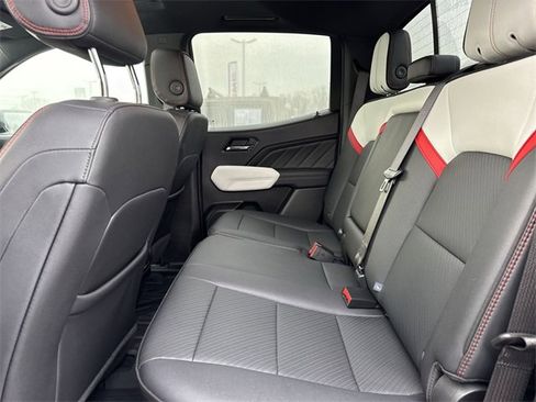 Used 2024 GMC Canyon AT4X image 9