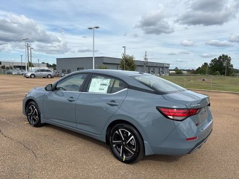New 2025 Nissan Sentra SV image 2