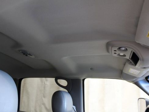 Used 2005 GMC Sierra 2500 SLT w/ Heavy-Duty Power Package image 17