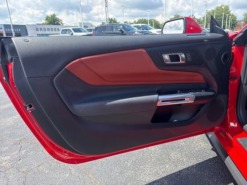 Used 2025 Ford Mustang Premium RWD image 19