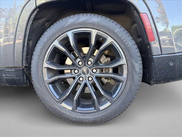 Used 2024 Jeep Grand Wagoneer Series III w/ Rear Seat Video Group 1 AWD/4WD image 13