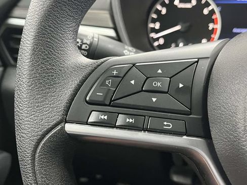 Used 2025 Nissan Altima 2.5 SV FWD image 28