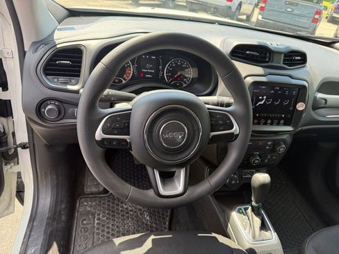Used 2023 Jeep Renegade Latitude AWD/4WD image 15