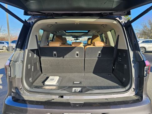 New 2025 INFINITI QX80 Luxe image 18