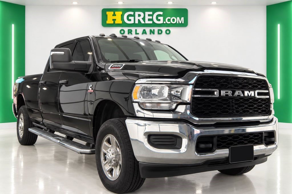 Used 2024 RAM 2500 Tradesman w/ Chrome Appearance Group AWD/4WD image 4