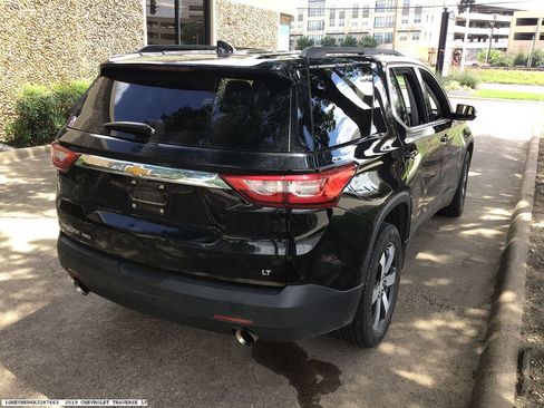 Used 2019 Chevrolet Traverse LT w/ LT Premium Package AWD/4WD image 5
