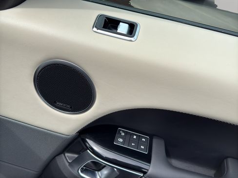 Used 2020 Land Rover Range Rover Sport HST image 19