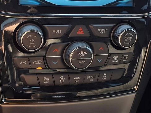 Used 2020 Jeep Grand Cherokee Limited X image 24