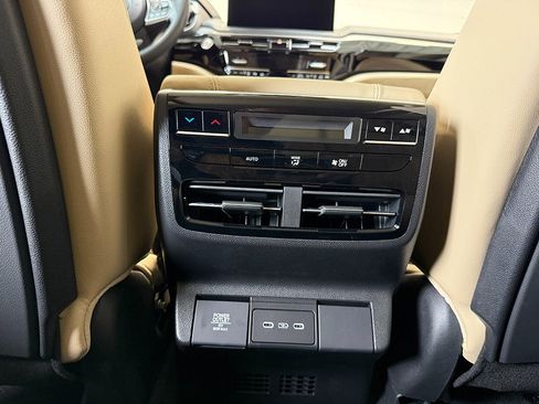 Used 2026 Acura MDX SH-AWD image 29
