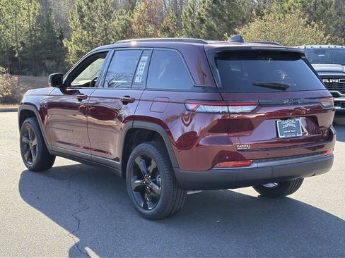 New 2026 Jeep Grand Cherokee Limited w/ Limited Altitude Package image 11