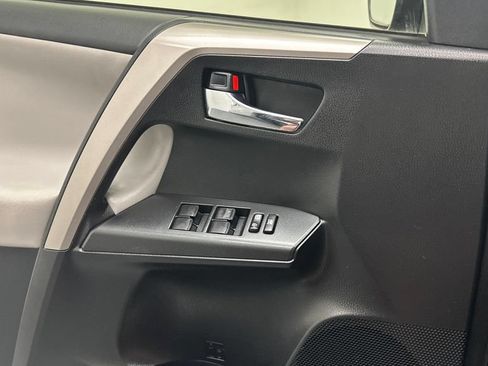 Certified 2018 Toyota RAV4 XLE AWD/4WD image 17