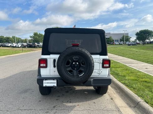 Used 2024 Jeep Wrangler Unlimited Sport AWD/4WD image 4