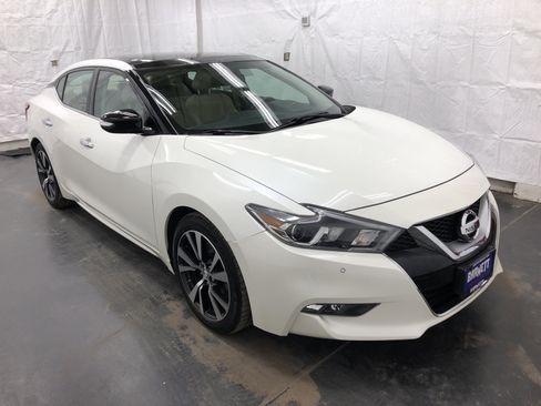 Used 2017 Nissan Maxima 3.5 SL image 2