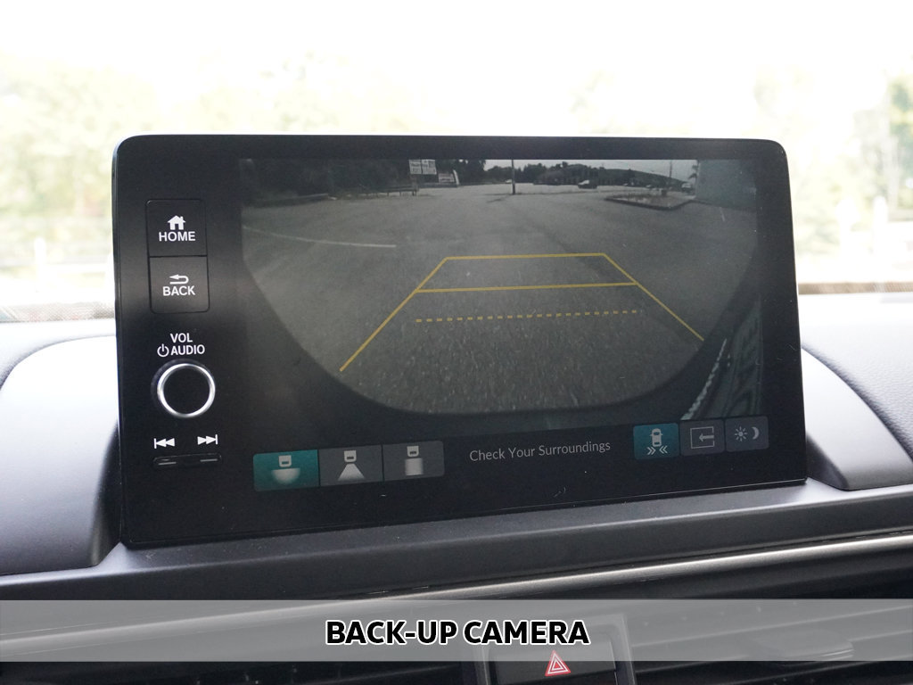 Used 2024 Honda Pilot Touring image 7