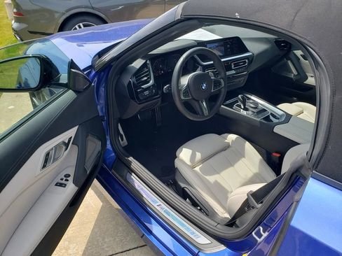 Used 2024 BMW Z4 sDrive30i w/ Premium Package RWD image 10