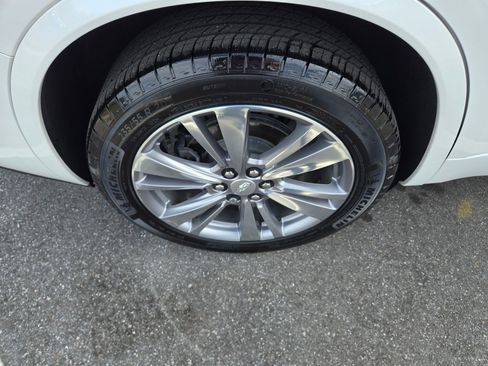 Used 2023 Cadillac XT6 Premium Luxury image 13