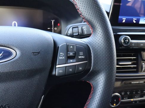 Used 2025 Ford Escape ST-Line image 25