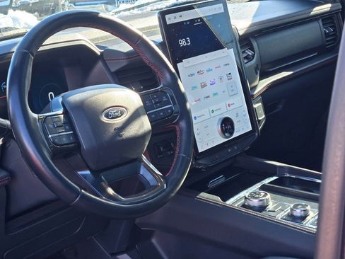 Used 2022 Ford Expedition Max Limited image 23