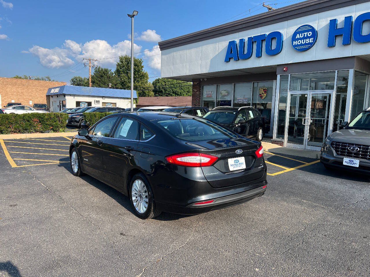 Used 2014 Ford Fusion SE FWD image 11