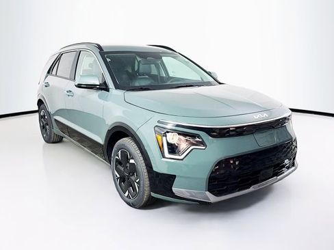 New 2026 Kia Niro Wind w/ Wind Preserve Package FWD image 3