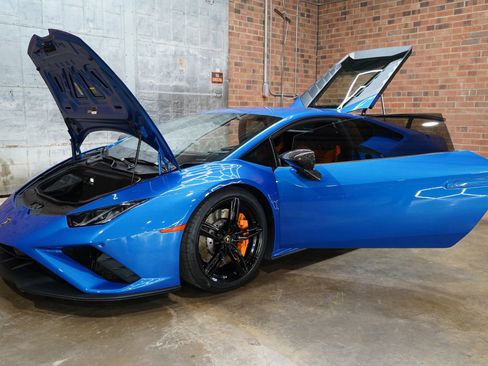 Used 2020 Lamborghini Huracan EVO RWD image 29