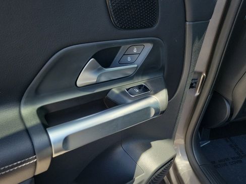 Certified 2026 Mercedes-Benz GLB 250 image 8