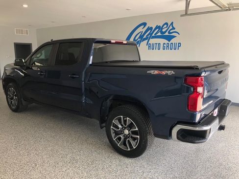 Used 2023 Chevrolet Silverado 1500 LT AWD/4WD image 2