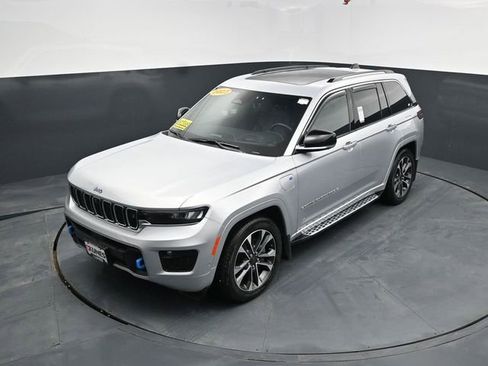 Used 2023 Jeep Grand Cherokee Overland w/ Advanced Protech Group III image 45