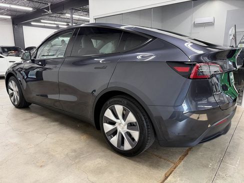 Used 2024 Tesla Model Y Long Range AWD/4WD image 6
