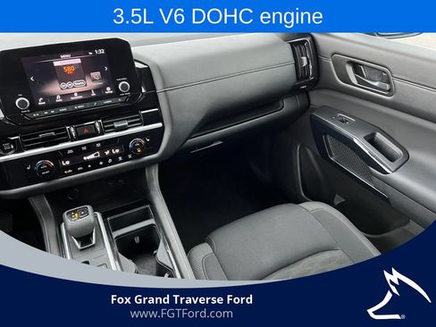 Used 2025 Nissan Pathfinder SV AWD/4WD image 30