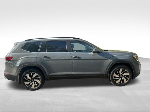 Used 2025 Volkswagen Atlas SE image 6