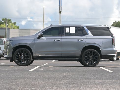 Used 2022 Cadillac Escalade Premium Luxury AWD/4WD image 7