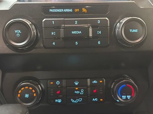 Used 2019 Ford F150 XLT w/ Equipment Group 302A Luxury AWD/4WD image 15