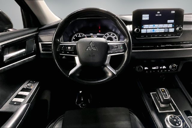 Used 2024 Mitsubishi Outlander SE Black Edition AWD/4WD image 9