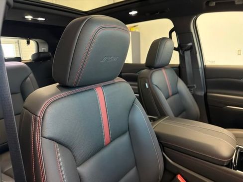 Used 2026 Chevrolet Traverse RS w/ LPO, Floor Liner Package AWD/4WD image 43