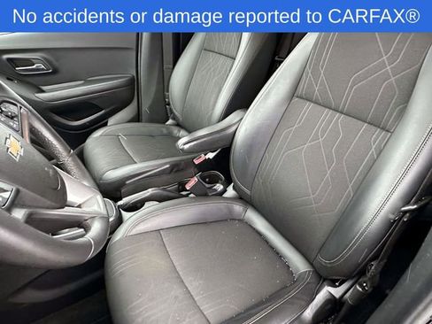 Certified 2022 Chevrolet Trax LT w/ LT Convenience Package image 19