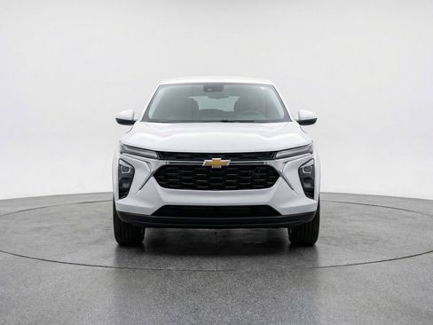 Used 2025 Chevrolet Trax LT w/ LT Convenience Package image 1