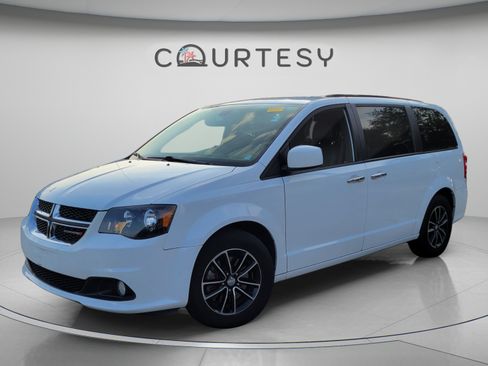 Used 2019 Dodge Grand Caravan GT FWD image 1