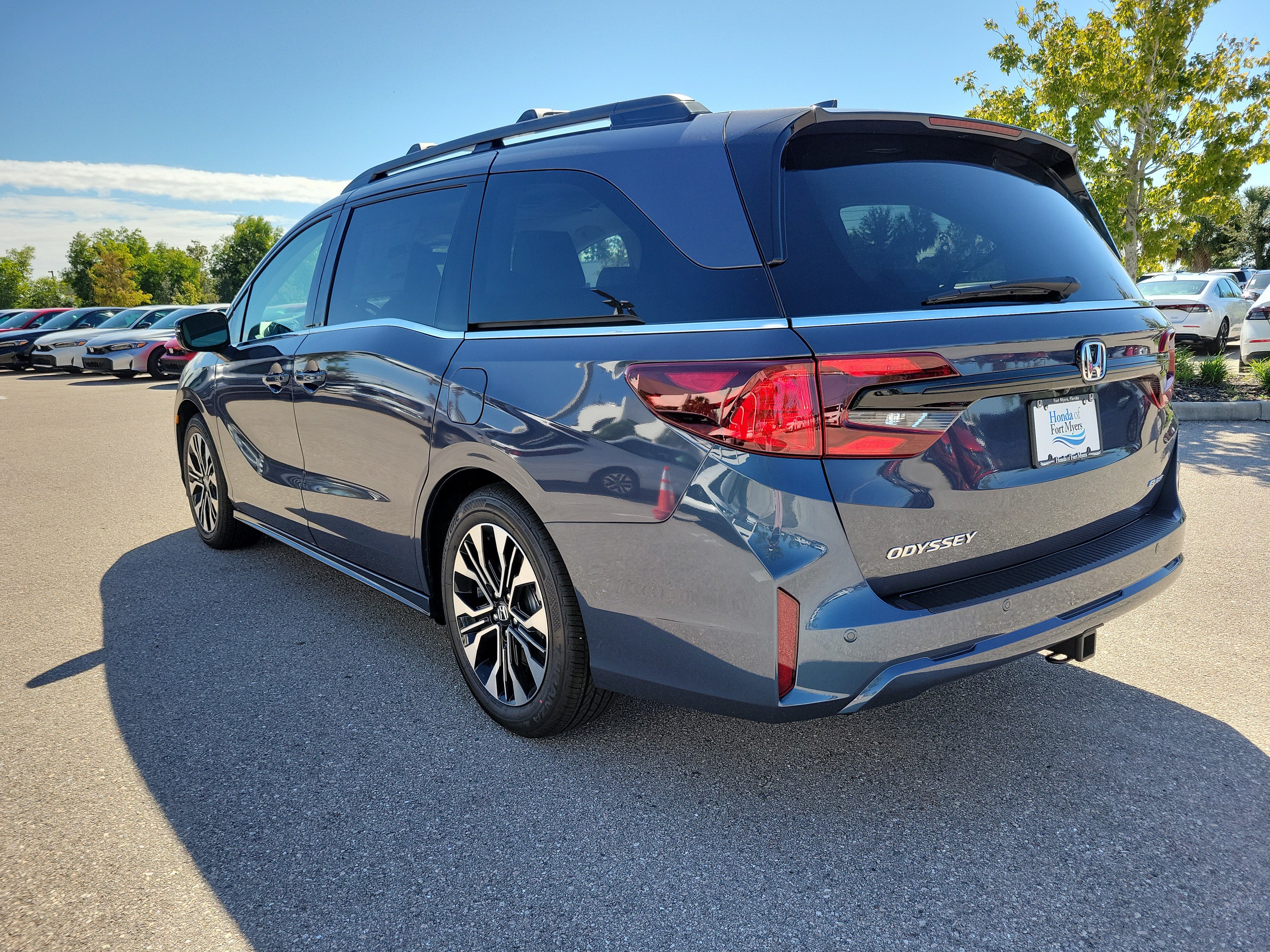 New 2027 Honda Odyssey Elite image 4